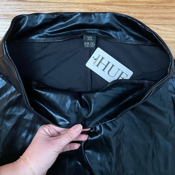 HUE Black Body Gloss Leggings - Picture 6 of 12